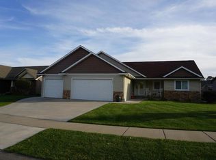 1772 Kimberly Cir, River Falls, WI 54022