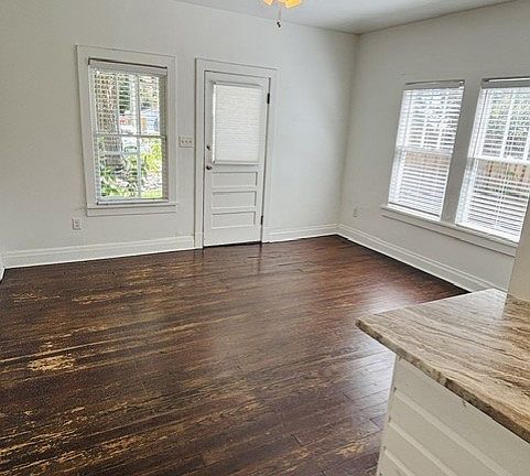 3rd image of 217 W 12th St #217