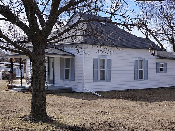 3rd image of 311 N East St