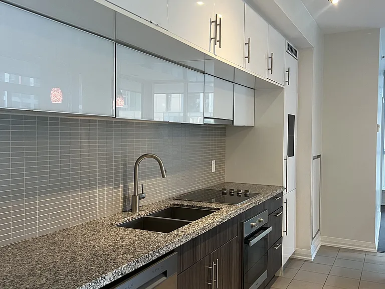 8 Mercer St #405 — Photo 4