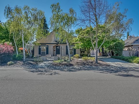 3rd image of 4475 Pebble Beach Dr