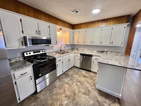 5th image of 1004 Trimble Ave