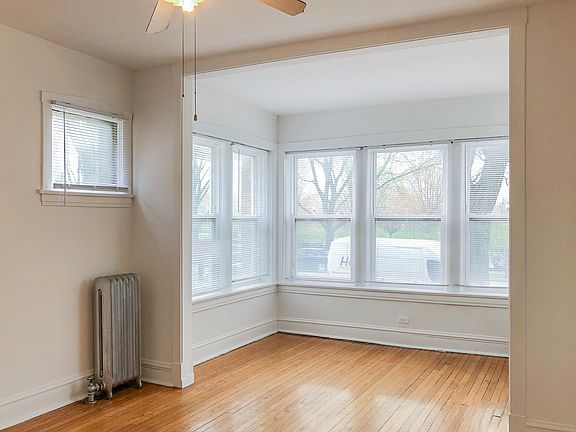 5th image of 5043 N Damen Ave