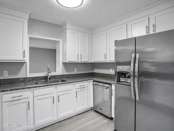4th image of 6719 COLUMBINE Drive
