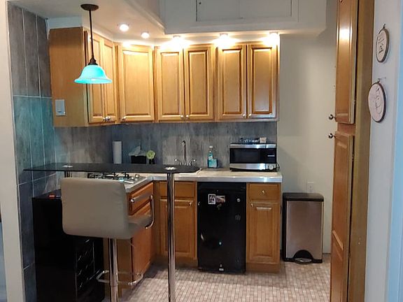 3rd image of 31 E 30th St APT 4A