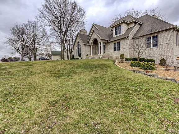 3rd image of 1508 Arlington Chase