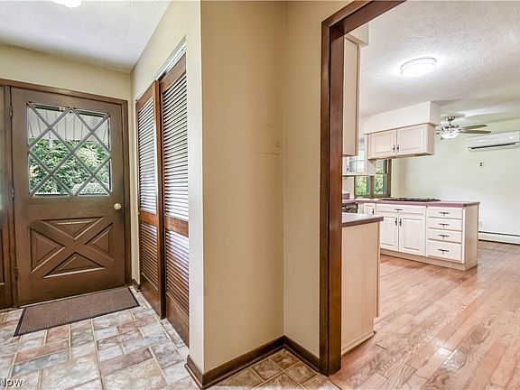 5th image of 9412 Beaver Creek Dr