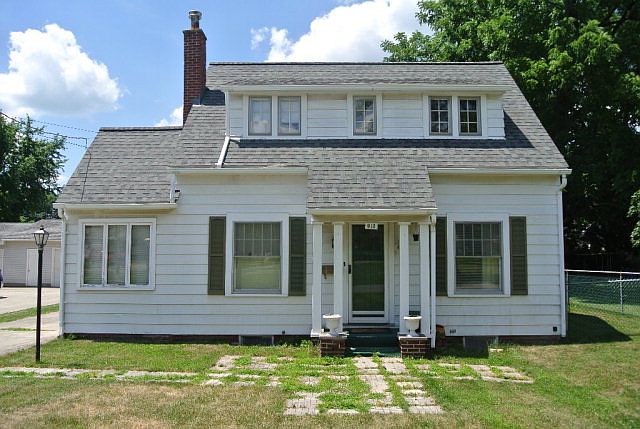 1st image of 913 Barks Ave