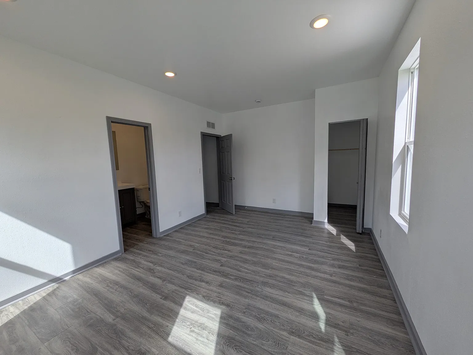 2 bed, 1500 sqft, $1,840 — Photo 4