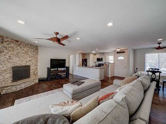 2nd image of 6215 E Acoma Dr