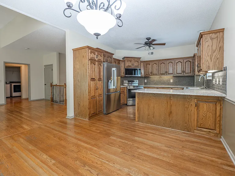 Dining room to kitchen