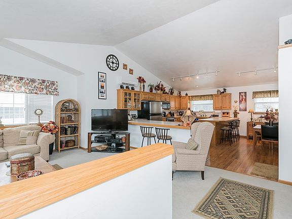 5th image of 2887 Paron Ln