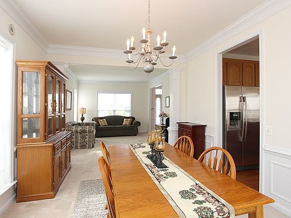 4th image of 8198 Paper Birch Dr
