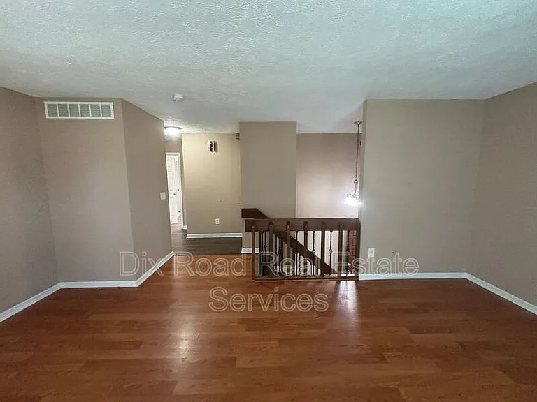 4107 Central Ave — Photo 8
