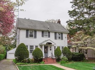 471 Fairway Rd, Ridgewood, NJ 07450