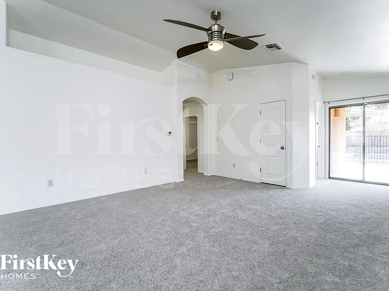 8711 N Moonfire Dr — Photo 4