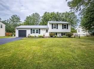 7849 Running Brook Ln, Cicero, NY 13039