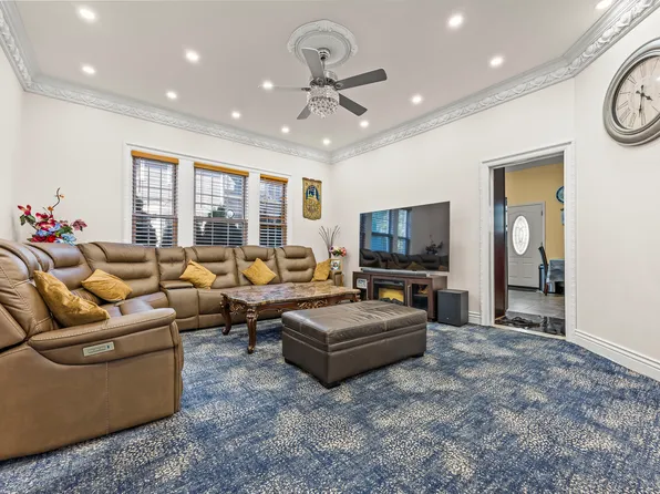 235 East 19th Street image 7 of 24