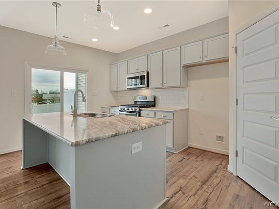5th image of 6708 Waypoint Dr