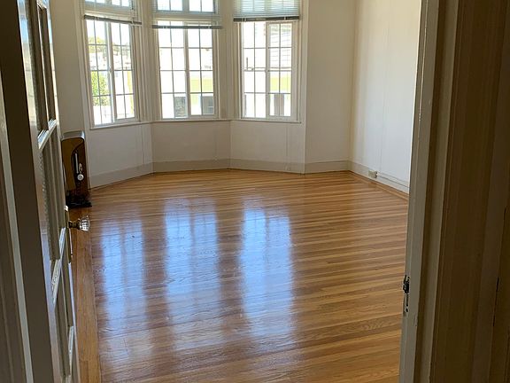 4th image of 1365 Chestnut St #10