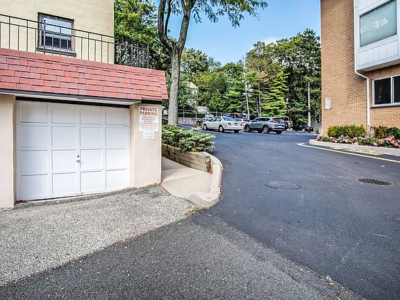3rd image of 314 Livingston Ave APT 305W