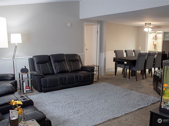 4th image of 3021 28th ST Court E #7