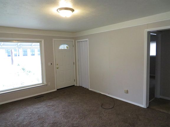 3rd image of 4462 Polk St