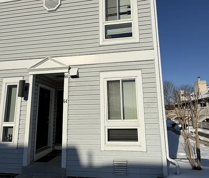 64 Hawthorne Ct NE #1 — Photo 1