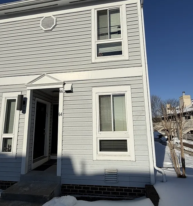 64 Hawthorne Ct NE #1
