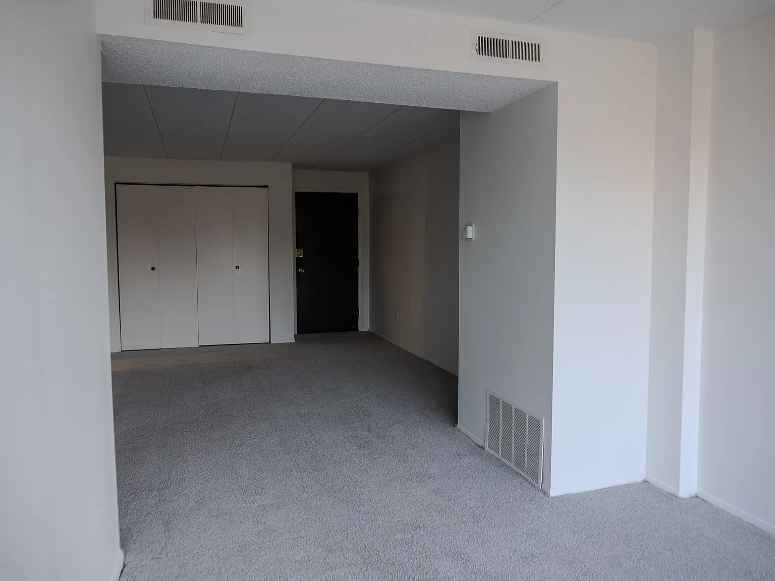 2440 Noble Road #208 - 1 — Photo 4