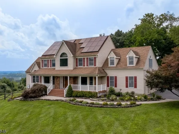7 Tahoe Ct, Clinton Twp., NJ 08809