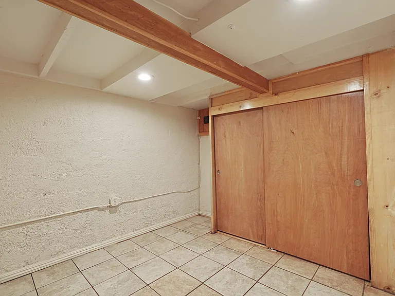 324 Flora St — Photo 25