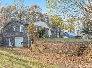 824 Mountain Valley Cemetery Rd, Zirconia, NC 28790