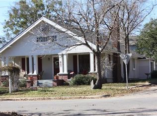 807 N Elm St, Comanche, TX 76442