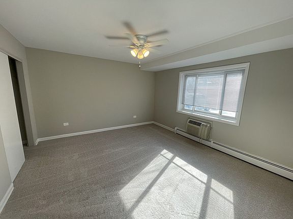 4th image of 8042-46 N Knox Ave #8046/1E