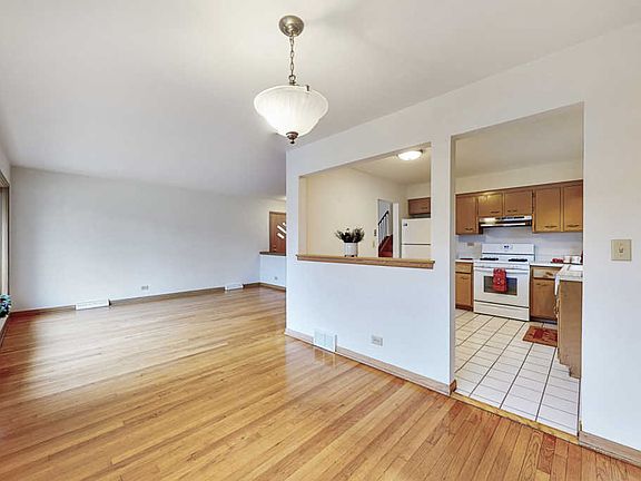 4th image of 1739 Orchard St