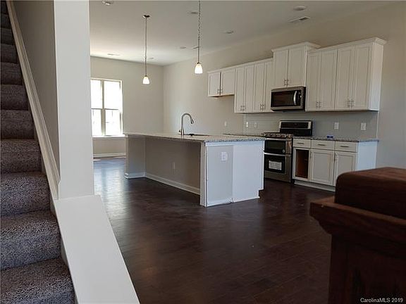 4th image of 1240 Whitley Moore St #112