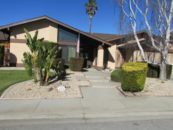 1567 Oak Knoll Rd, Santa Maria, CA 93455
