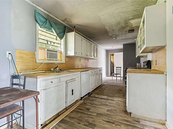 4th image of 37301 Anderson Rd