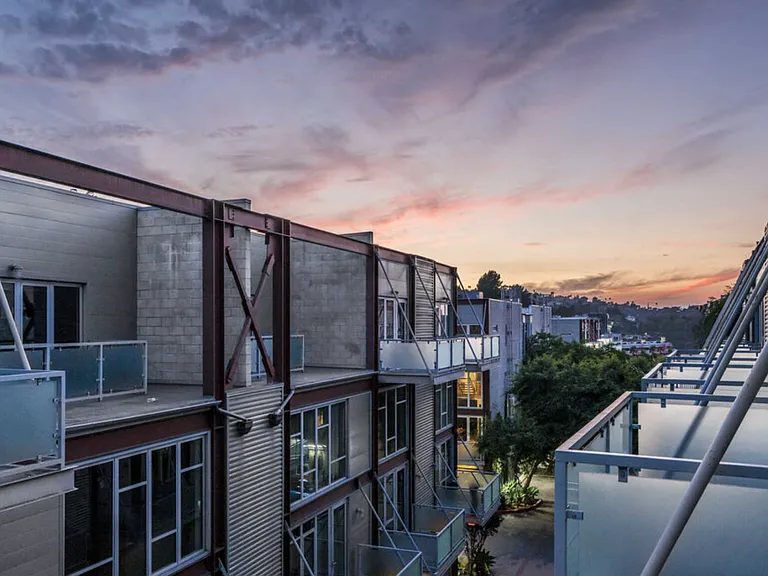 3450 Cahuenga Blvd W #403 — Photo 1