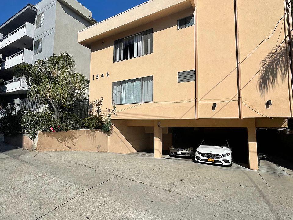 1st image of 1544 N Fuller Ave #7B