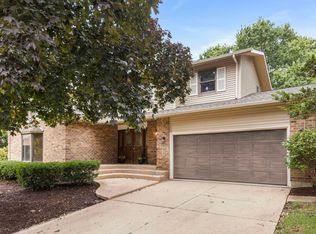 8 Keystone Ct, Bolingbrook, IL 60440