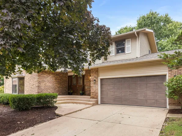 8 Keystone Ct, Bolingbrook, IL 60440