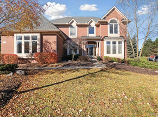 30211 Pennington Ct, Novi, MI 48377