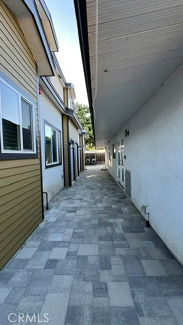 2 bed, 800 sqft, $2,800 — Photo 2
