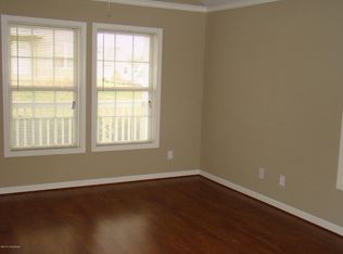 9900 Williamsborough Ln, Louisville, KY 40291