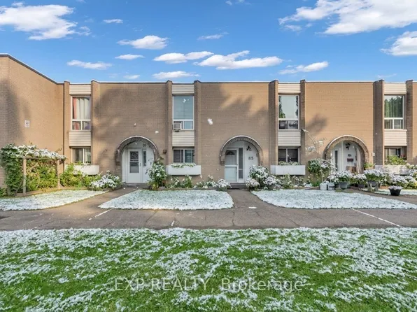 19 London Green Ct #85, Toronto, ON M3N 1K3