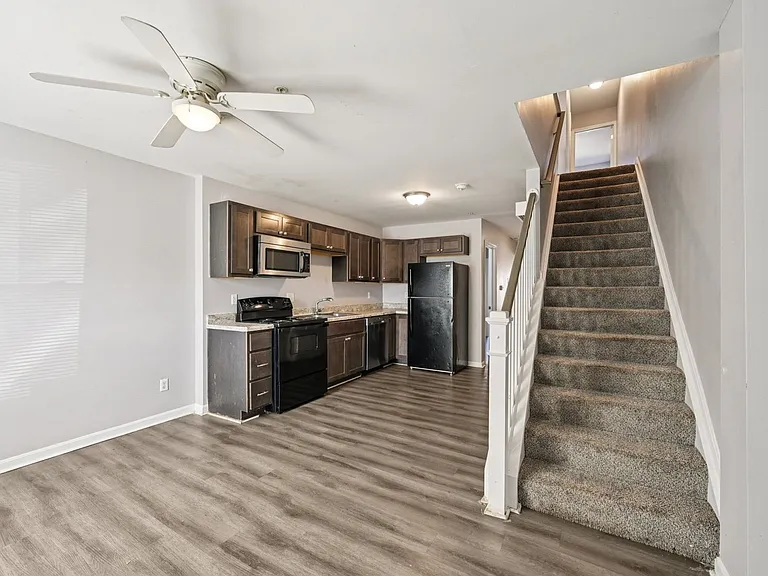 Village Court Apartments — Photo 22