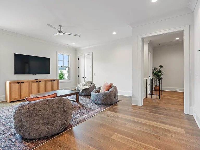 8808 Edgecomb Dr — Photo 23