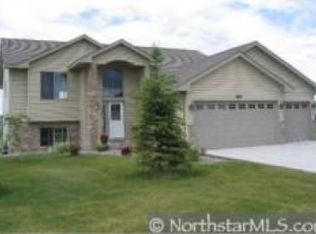 769 Taft Loop S, Cambridge, MN 55008